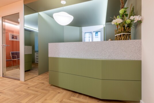 Zahnarztpraxis Heierle Aarau - Empfangsbereich