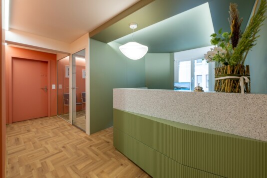 Zahnarztpraxis Heierle Aarau - Empfangsbereich